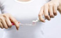 使用牙膏的誤區你踩過嗎？