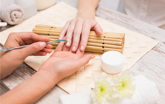 太頻繁美甲給女人帶來的傷害 或致女人皮膚加速老化
