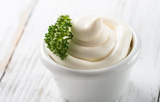 教你2分鐘自制健康美味的蛋黃醬