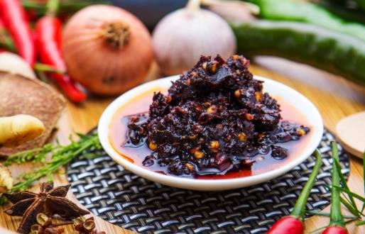 調(diào)味料的儲(chǔ)藏方法 醬料也是有分放常溫和冷藏