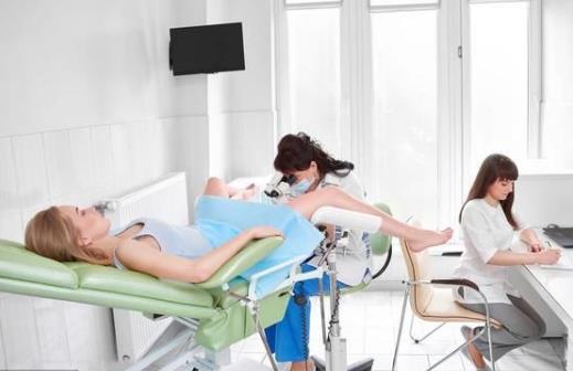 白帶出現血絲大意不得 一定得看看婦科