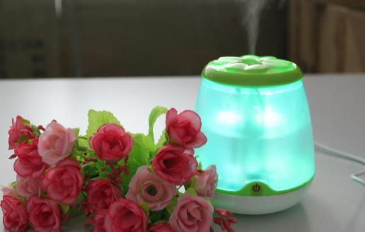 一覺醒來身上都是汗 調(diào)節(jié)環(huán)境溫度與濕度緩解夜汗