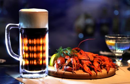 長啤酒肚是否是喝啤酒造成的 消除啤酒肚的五個方法