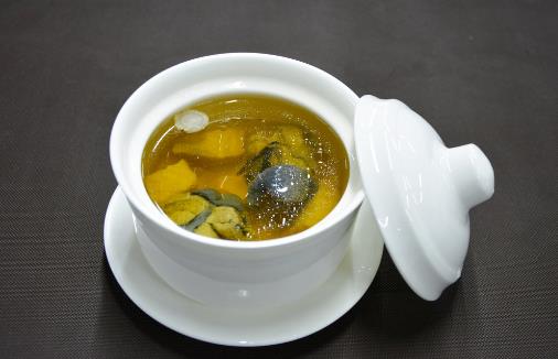 燉湯時，營養都在肉里，不在湯里？