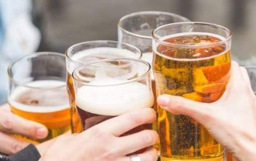 引起乳腺癌的危險(xiǎn)因素 女性吃5種水果預(yù)防乳癌