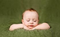 寶寶出汗多或是因營養過剩 多汗寶寶的注意事項