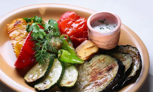 夏季吃茄子，營養價值多，清熱解暑，平穩血壓！你吃對了