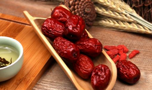 紅棗養生治病六大功效 食用紅棗需注意搭配