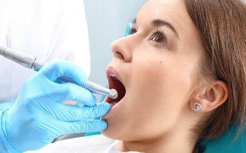 為了美白反而傷害牙齒？洗牙不是你想得那樣！