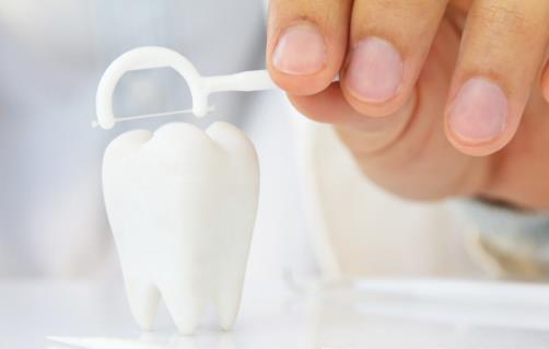 為了美白反而傷害牙齒？洗牙不是你想得那樣！