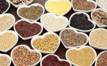 多吃堅果谷物能夠預防脫發 不用尼龍梳子減緩脫發