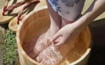 泡腳的10大好處 有助于易瘦體質的形成