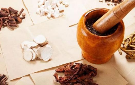 少年出現白頭發的主要原因 改善少年白的中醫技巧