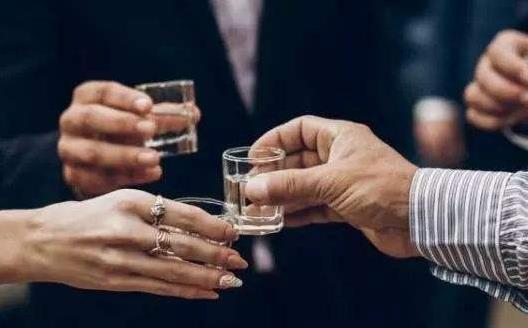 經常應酬有可能對人身體有害 重口味食物盡量少吃