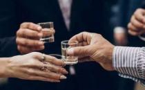 經(jīng)常應酬有可能對人身體有害 重口味食物盡量少吃