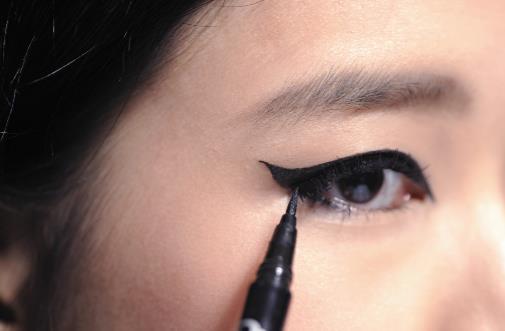 派對貓眼妝的妝容要點 4種畫法演繹不同風情