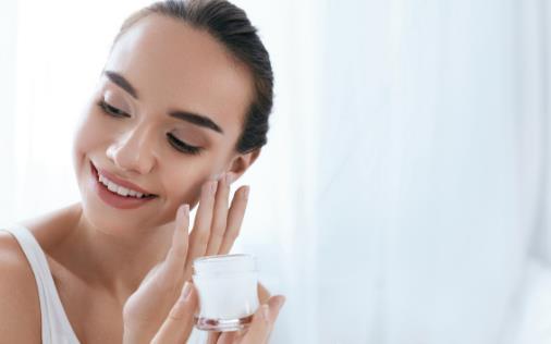 早晚都護膚的好處揭秘 美膚達人告訴你早晚護膚要訣