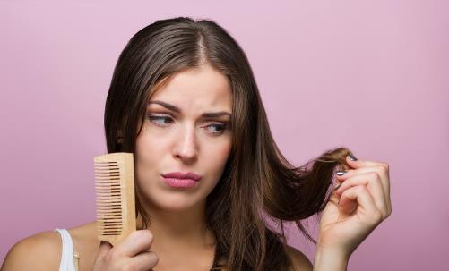 早晚梳頭100次，若能堅持六個月，這些喜人變化或許悄悄降