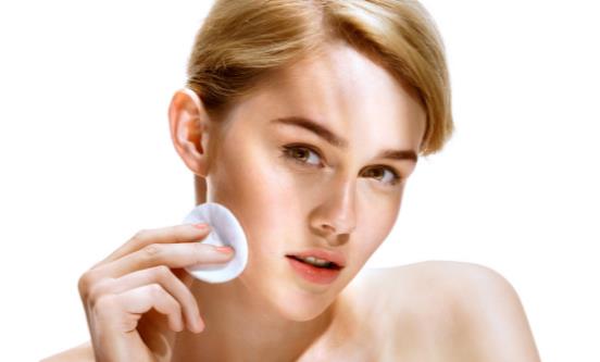 臉部的皮膚松弛顯老態(tài) 皮膚松弛是皮膚膠原蛋白流失的結(jié)果