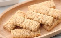 ?吃代餐餅干減肥的真相 代餐餅干來(lái)輔助減肥的方法