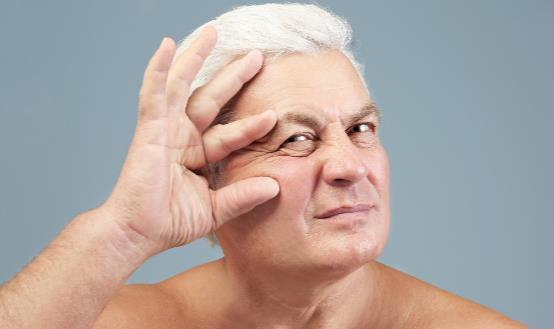 圍觀MM們對(duì)眼袋認(rèn)識(shí)的四大誤區(qū) 想要去除眼袋應(yīng)該怎么做