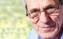 ?年齡和老花度數(shù)關(guān)系的規(guī)律 老人選配老花鏡的五大注意事項