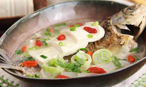 鯽魚能利水消腫益氣健脾 鯽魚雖好卻不是所有人都可以吃