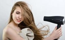 吹風(fēng)機里纏入了頭發(fā)怎樣清理 如何用吹風(fēng)機正確吹發(fā)